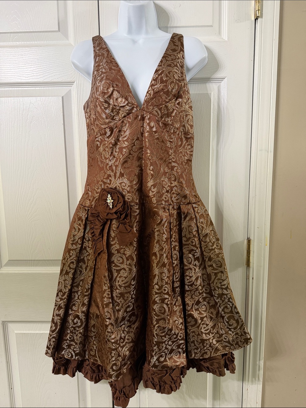 Jessica McClintock Brown Brocade Party Dress with Floral Accent Sz 10 EUC